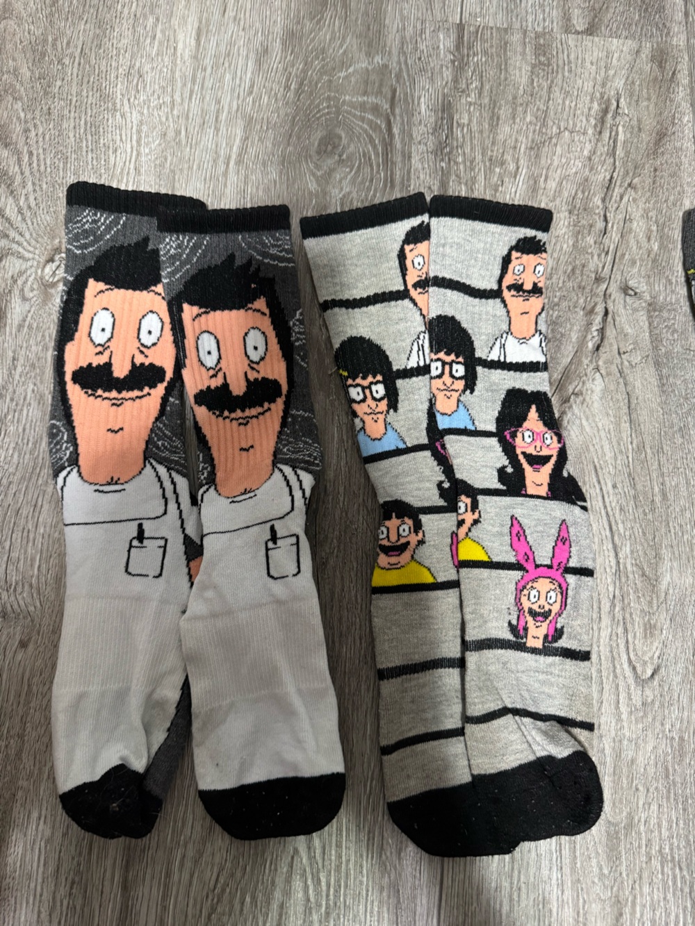 Men’s Novelty Bob's Burgers Crew Socks - Gray Multicolor